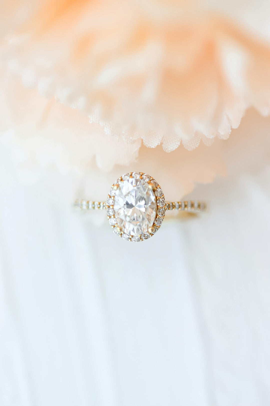 1 Carat Lab Grown Oval Diamond Engagement Ring