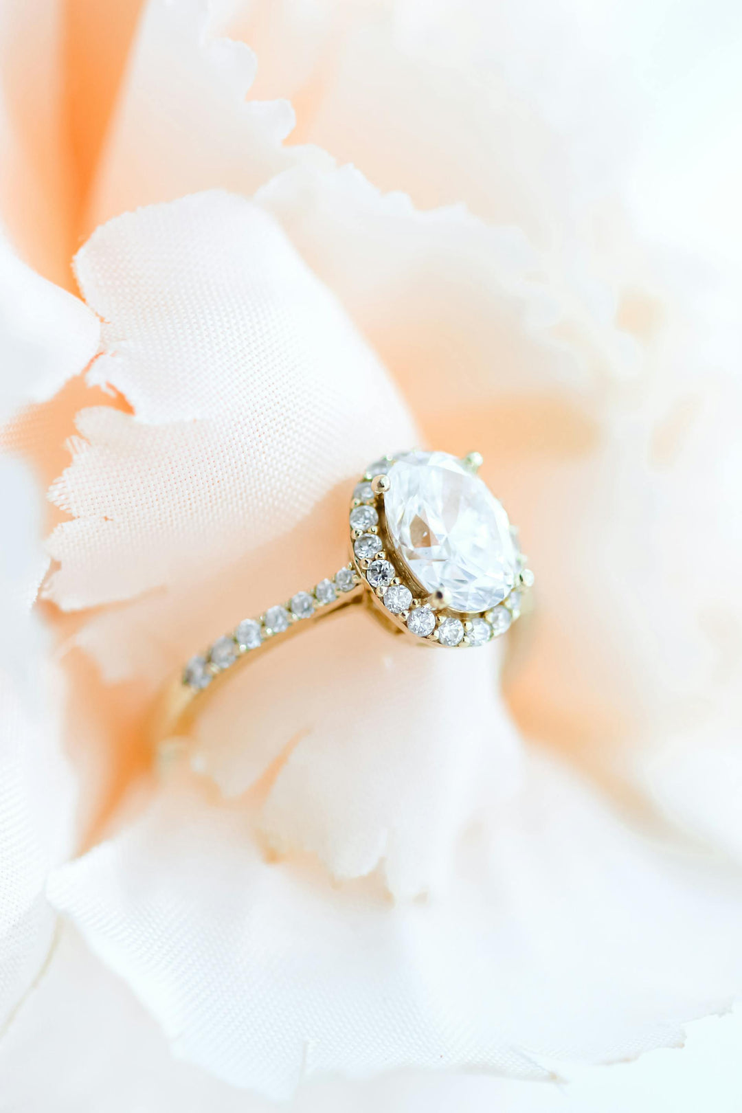 1 Carat Lab Grown Oval Diamond Engagement Ring